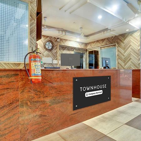 Townhouse Eluru Hotel ภายนอก รูปภาพ