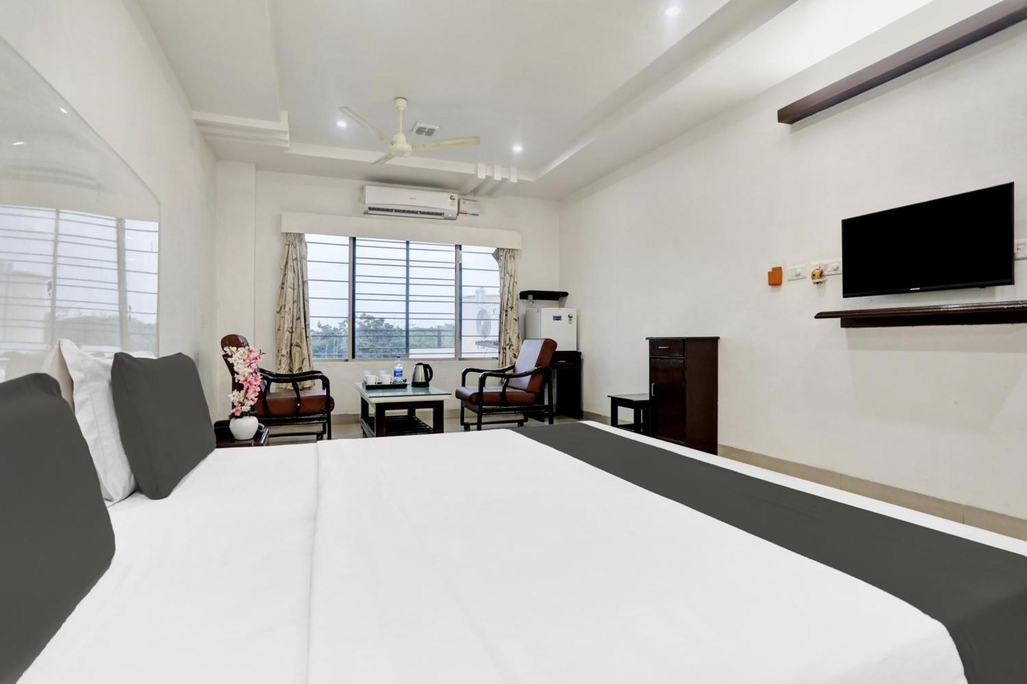 Townhouse Eluru Hotel ภายนอก รูปภาพ