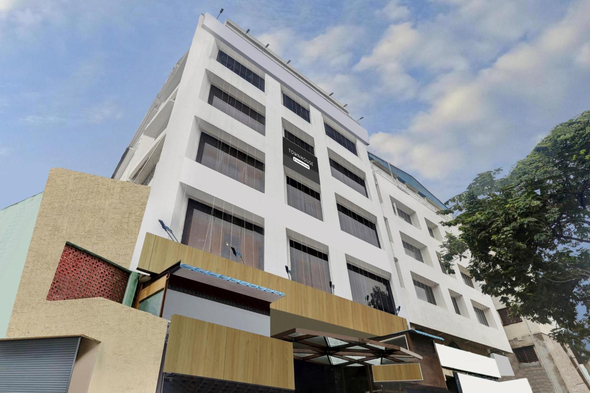 Townhouse Eluru Hotel ภายนอก รูปภาพ