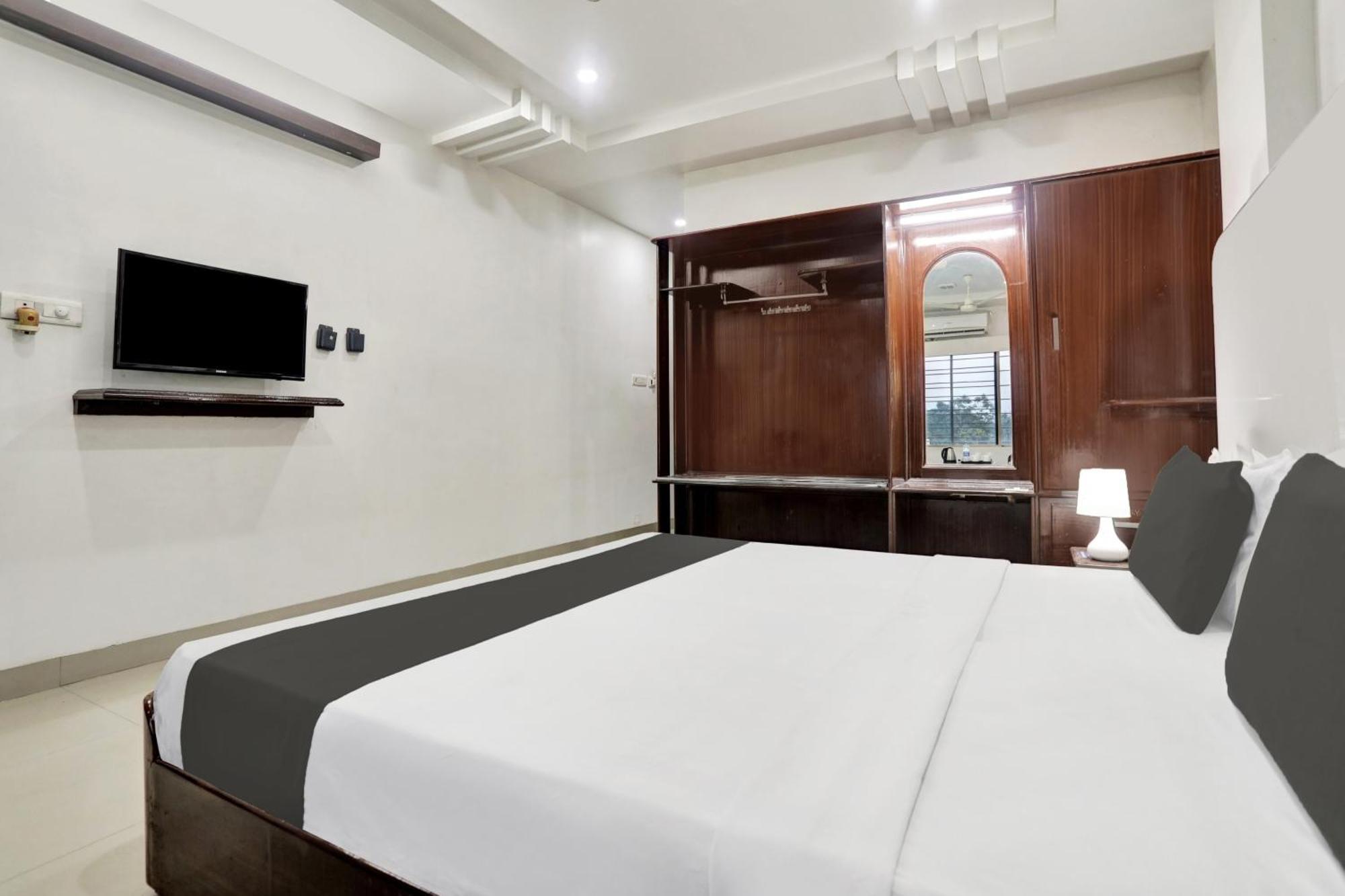 Townhouse Eluru Hotel ภายนอก รูปภาพ