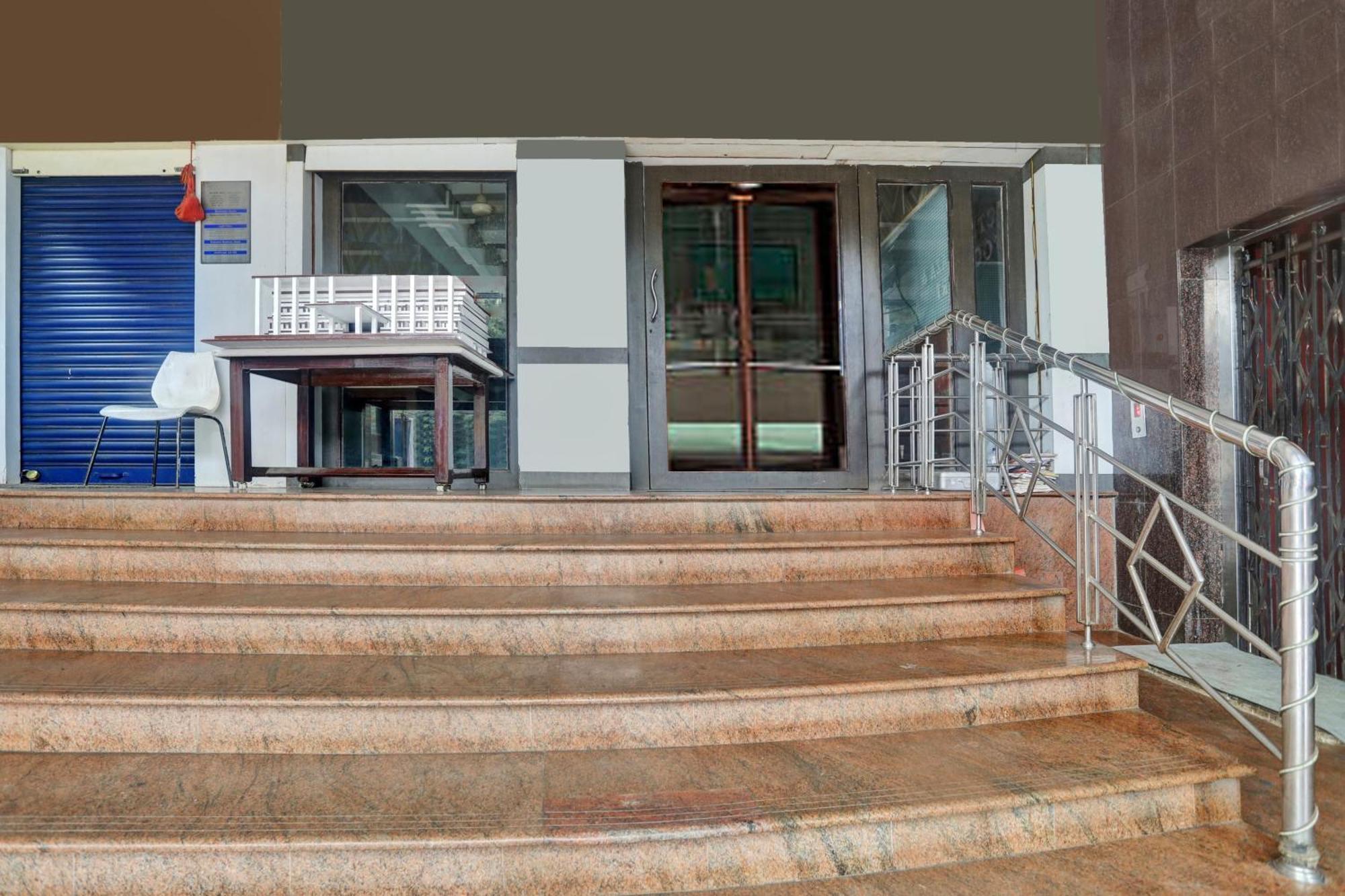 Townhouse Eluru Hotel ภายนอก รูปภาพ