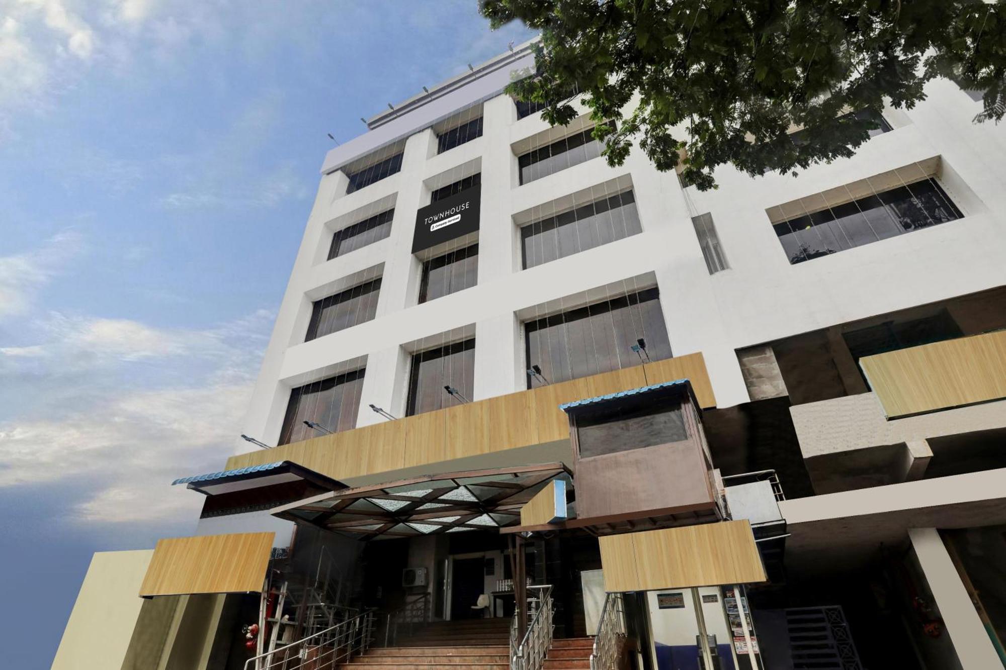Townhouse Eluru Hotel ภายนอก รูปภาพ